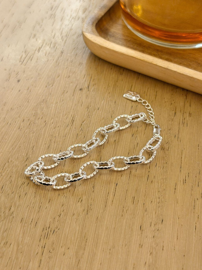 B1536 Dotted Oval Chain Bracelet