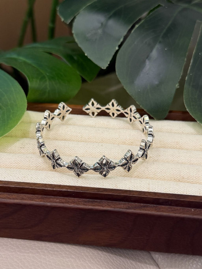 B1545 Hollow Clover Bracelet