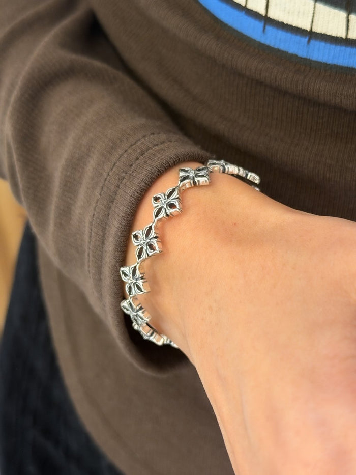 B1545 Hollow Clover Bracelet