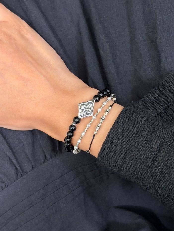 B1563 6mm Black Agate Rhombus Clover Bracelet