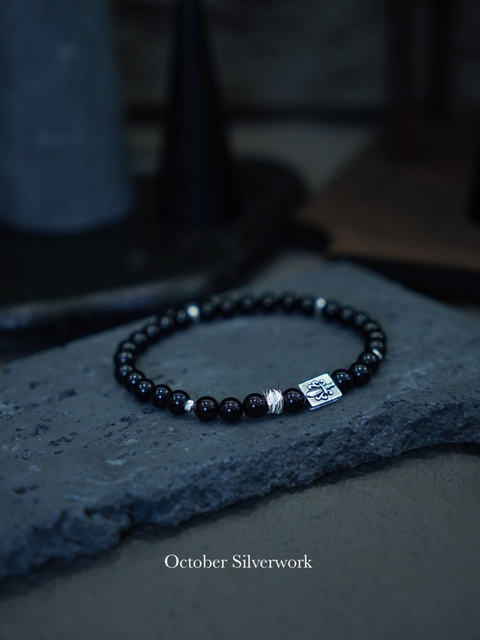B1567 6mm Men's Black Onyx Cross Elastic Bracelet