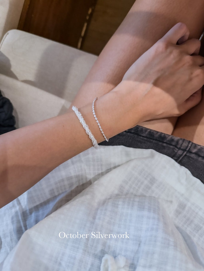 B1577 Round Edge-Cut Sidelink Bracelet