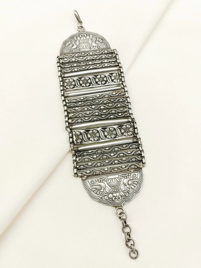 Bandhavi Plain Oxidized Bracelet
