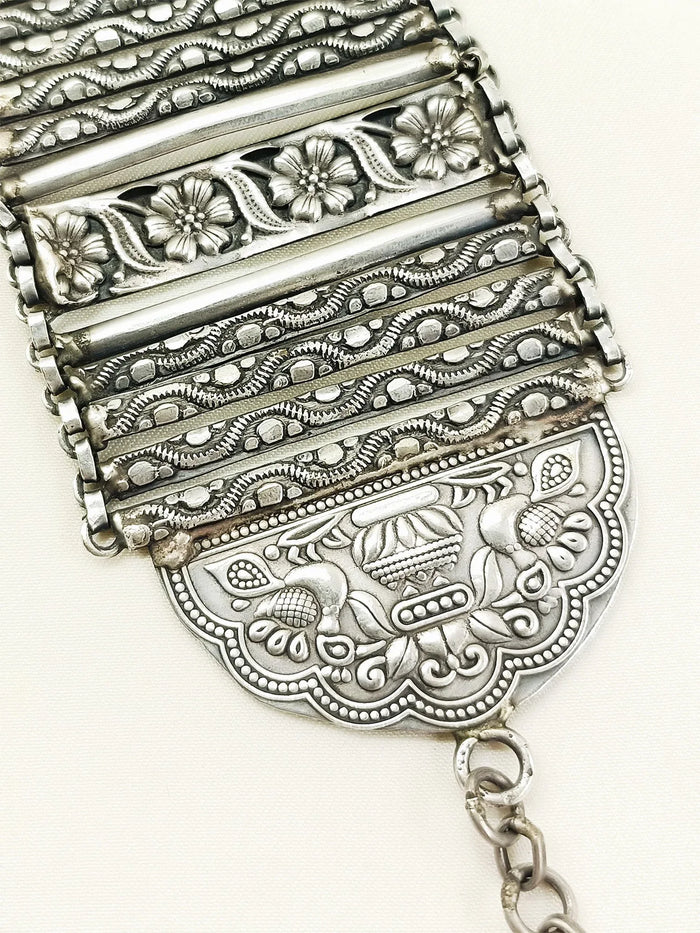 Bandhavi Plain Oxidized Bracelet