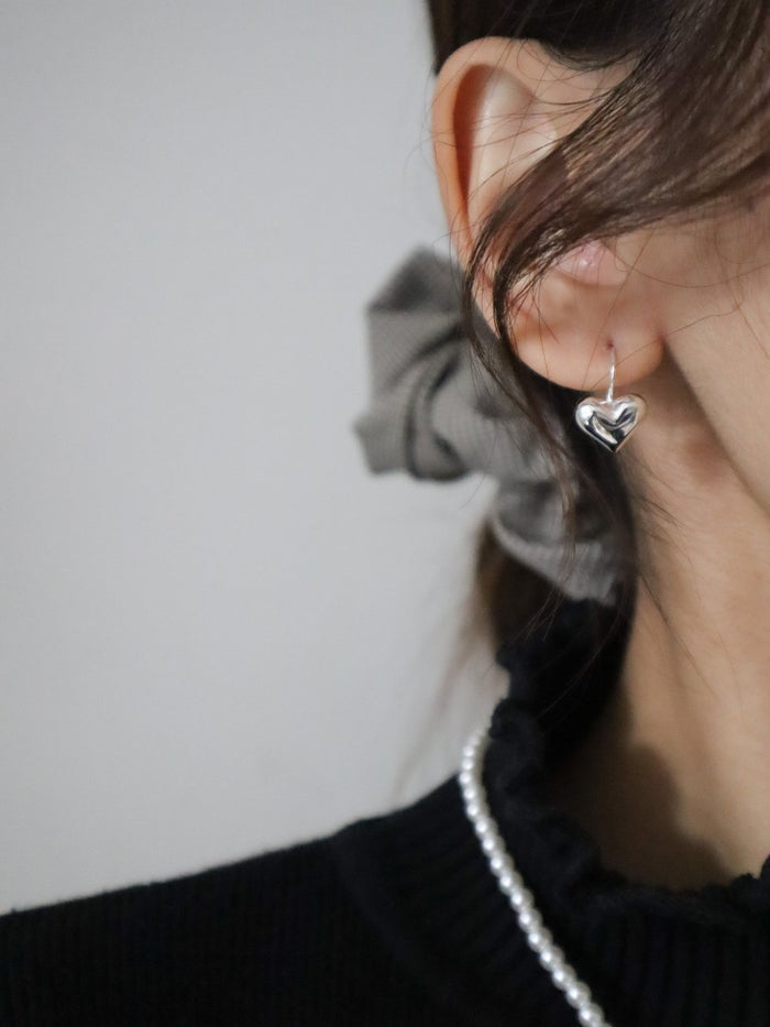 E1190 Heart Earrings