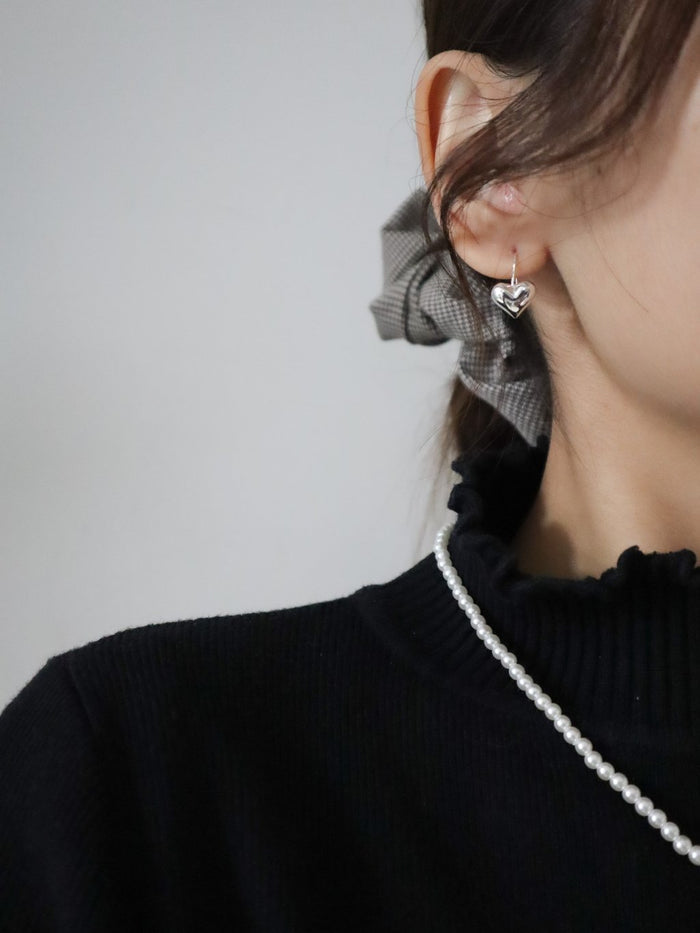 E1190 Heart Earrings