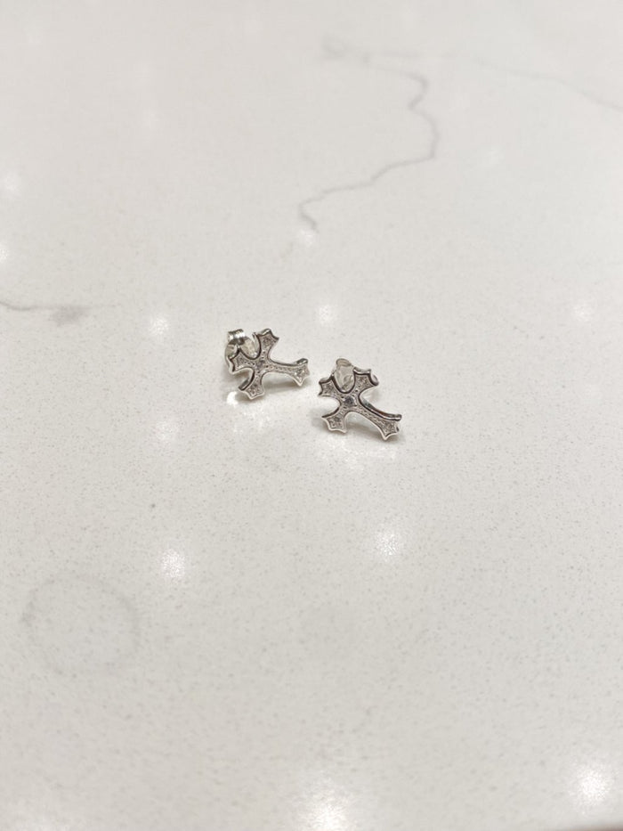 E1372 White Cubic Zirconia Cross Earrings