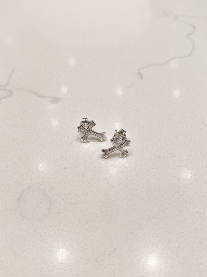 E1372 White Cubic Zirconia Cross Earrings