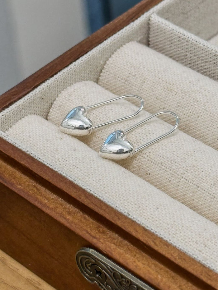 E1439 Heart-to-Heart Pin Earrings