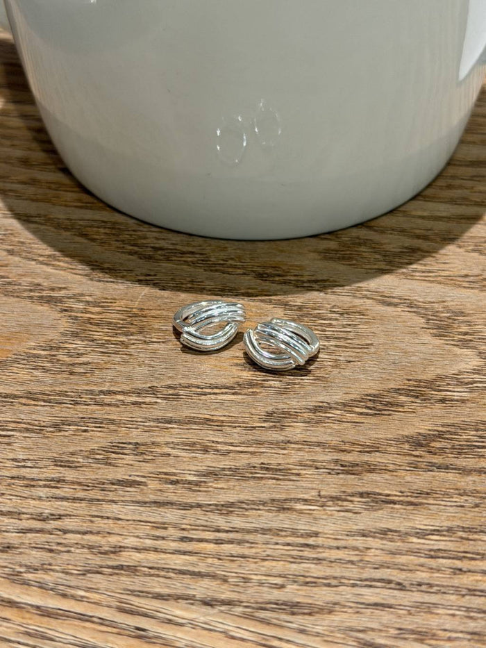 E1466 Striped Seashell Earrings