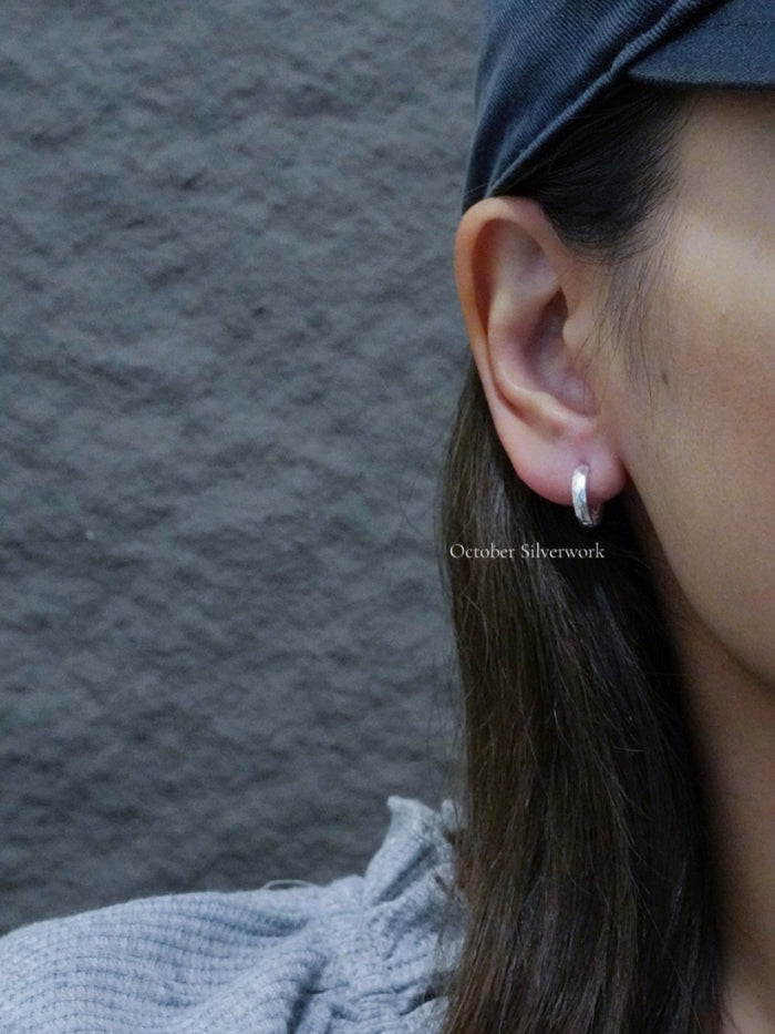 E1492 Cut Out Earrings