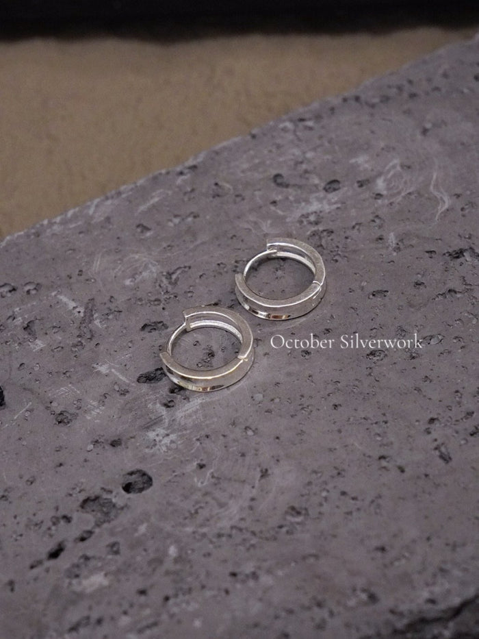 E1493 Smooth and Textured Earrings