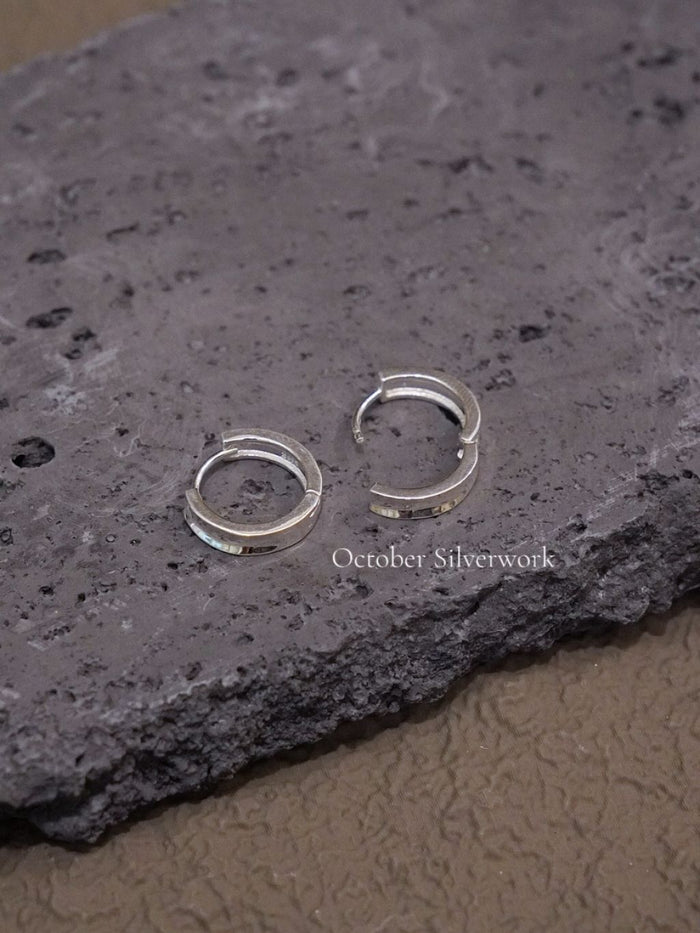 E1493 Smooth and Textured Earrings