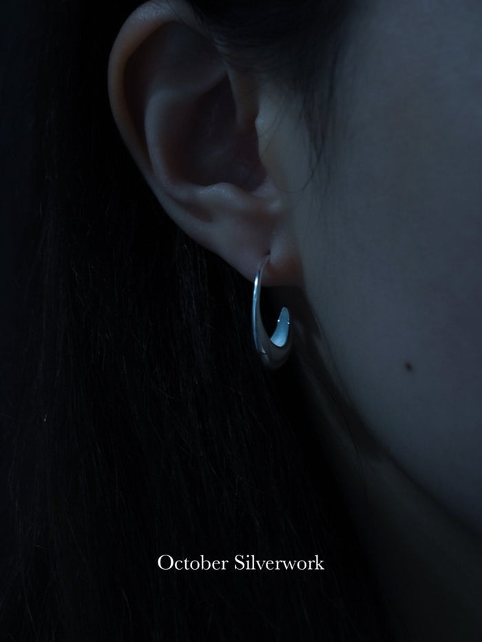 E1501 Glossy C-Shaped Earrings