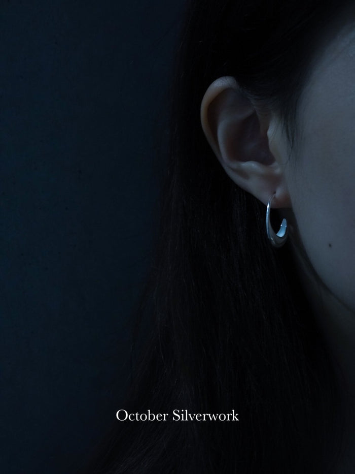E1501 Glossy C-Shaped Earrings