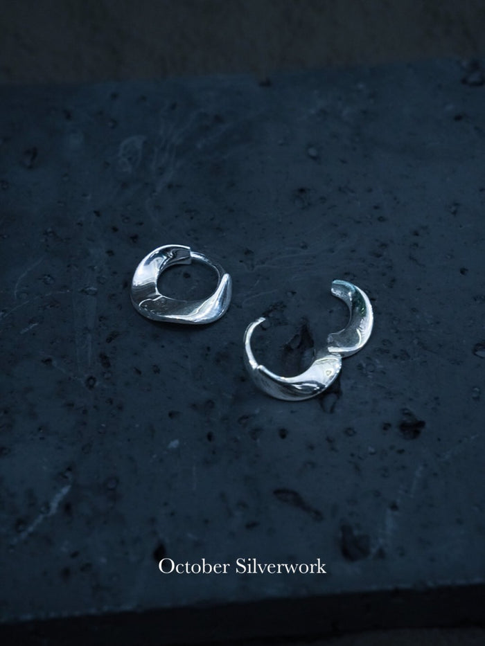 E1503 Flat Twisted Hoop Earrings