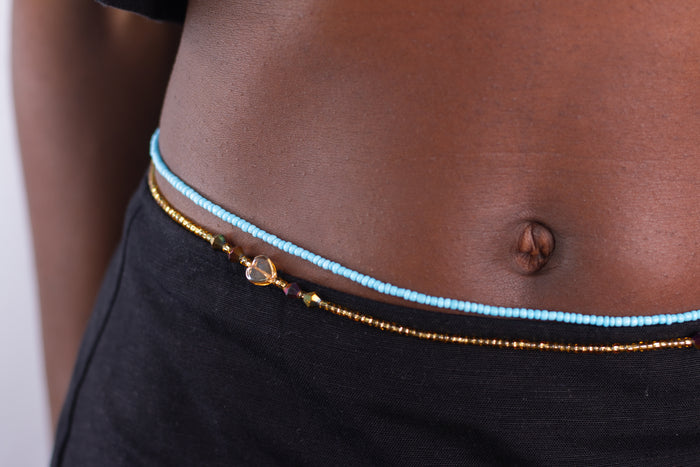 How to wear golden bliss waist beads in golden tones from Tòma Lina – handmade body jewelry