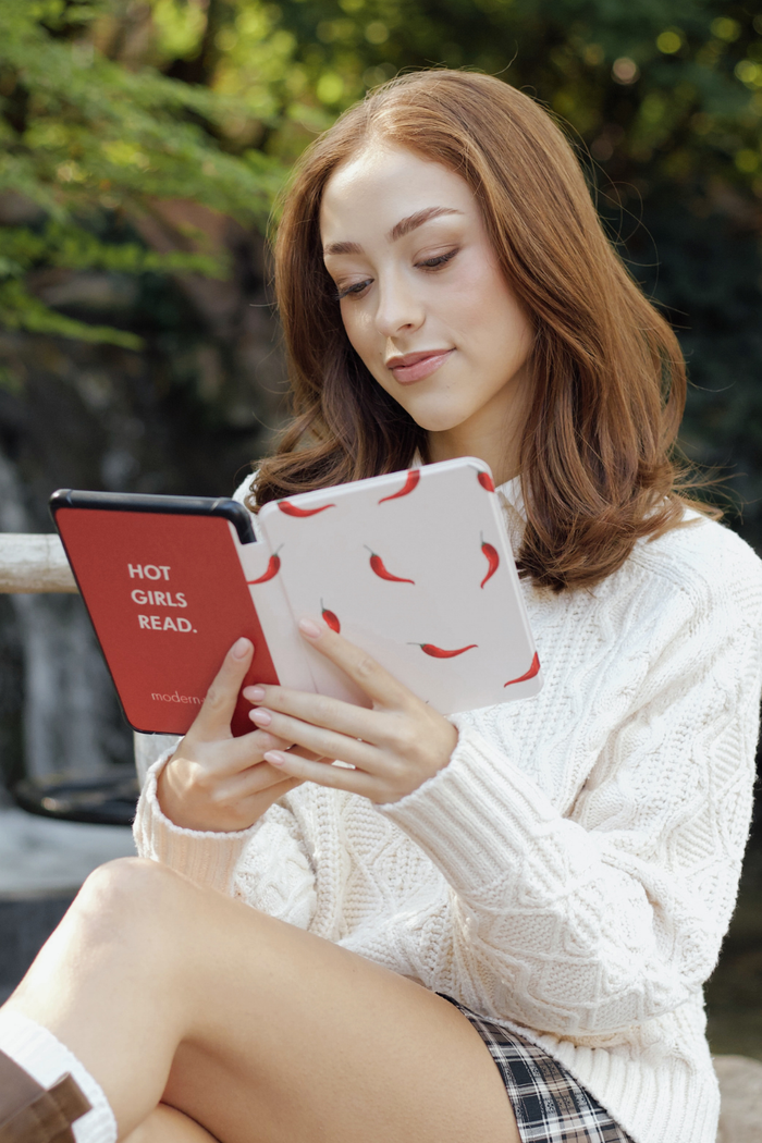 'Hot Girls Read' Kindle Case