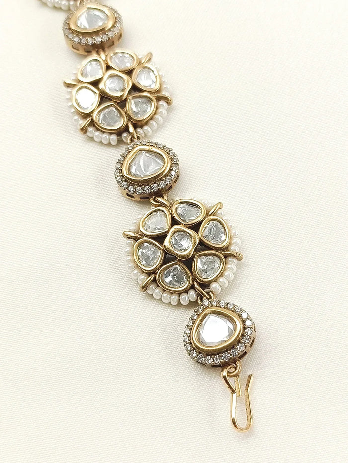 Jigisha White Kundan Sheeshpatti