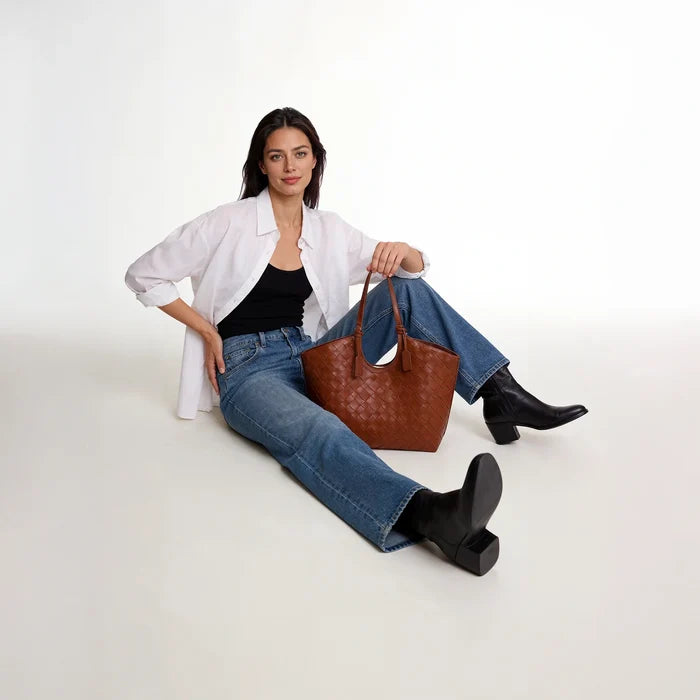 Kelia | Tote Bag  - By Qivii