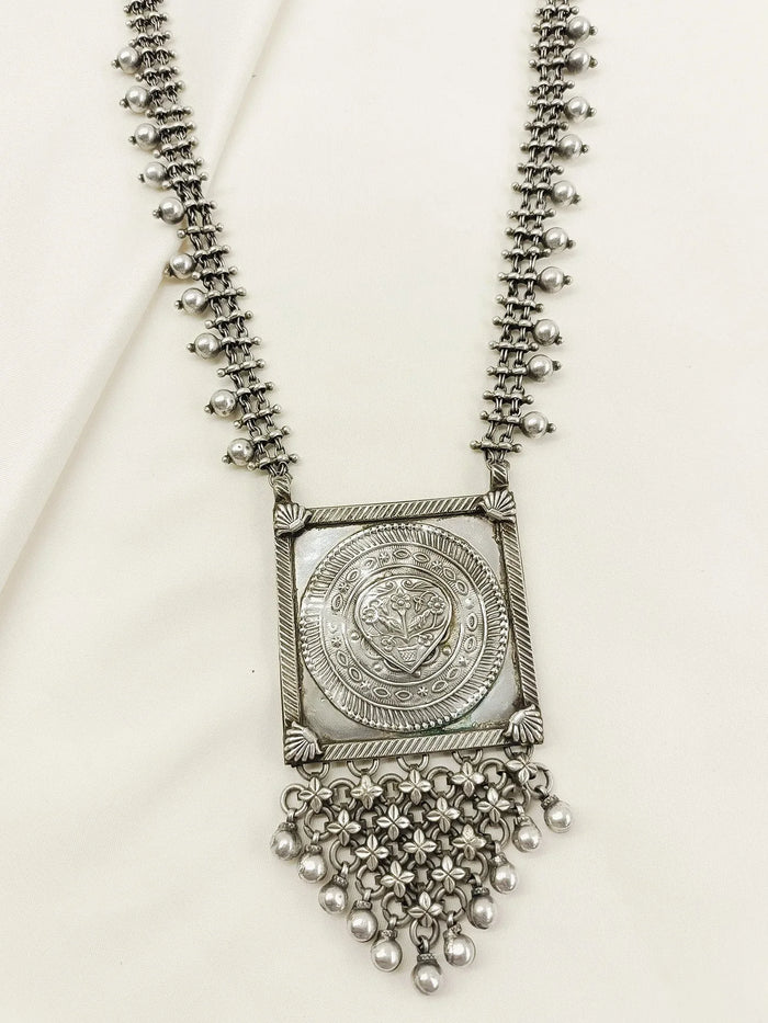 Kirti Plain Oxidized Neckpiece