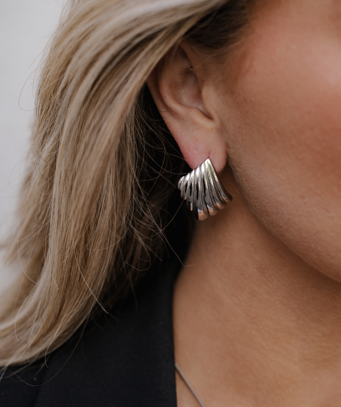 LOVA EARRINGS SILVER