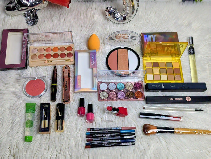 "Love Deal Makeup Gift Set