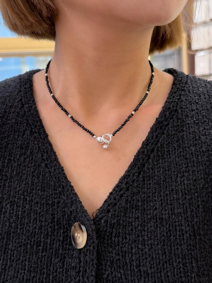 N1310 Black Agate Pebble Front Clasp Necklace