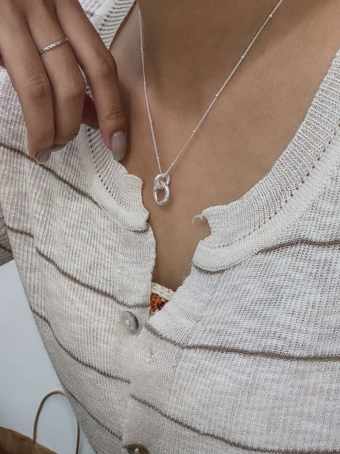 N1311 Intertwined Circle Zircon Necklace