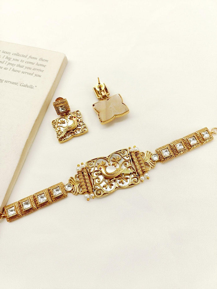 Natisha White Boutique Choker Set