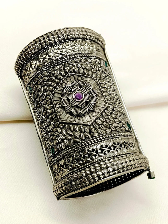Nivriti R&G Oxidized Kada