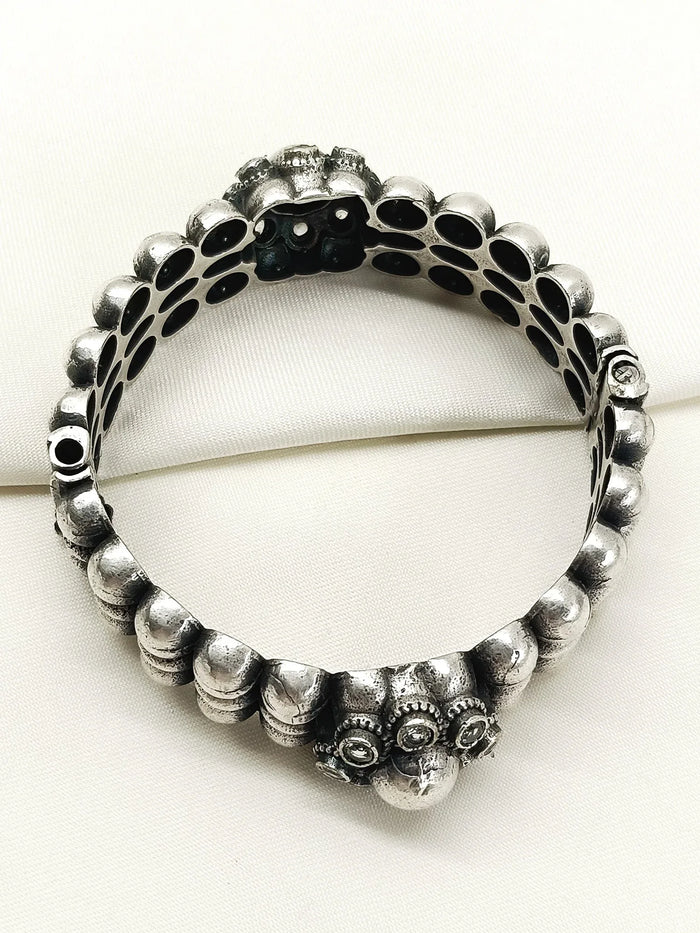 Pradayini Plain Oxidized Kada