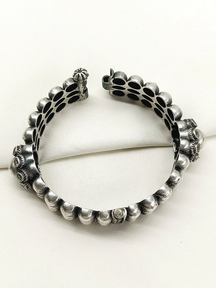 Pradayini Plain Oxidized Kada