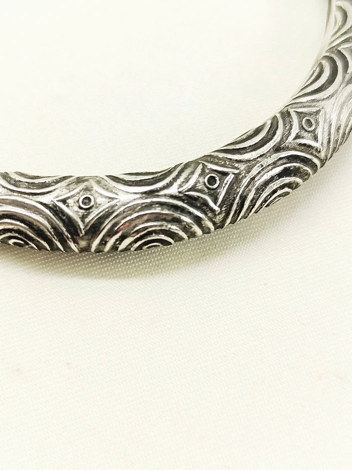 Pravardhini Plain Oxidized Bracelet