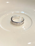 R1417 Smooth Triple Ring