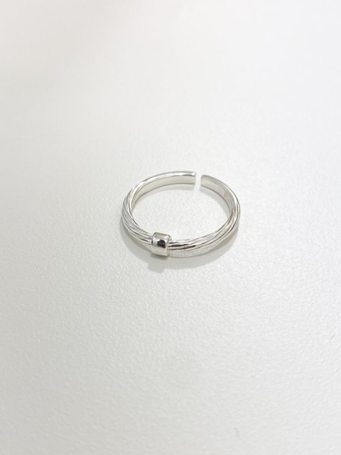R1430 Twirl Cube Ring