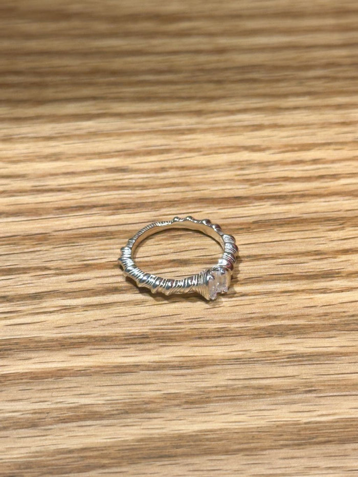 R1622 Zircon Horn Ring