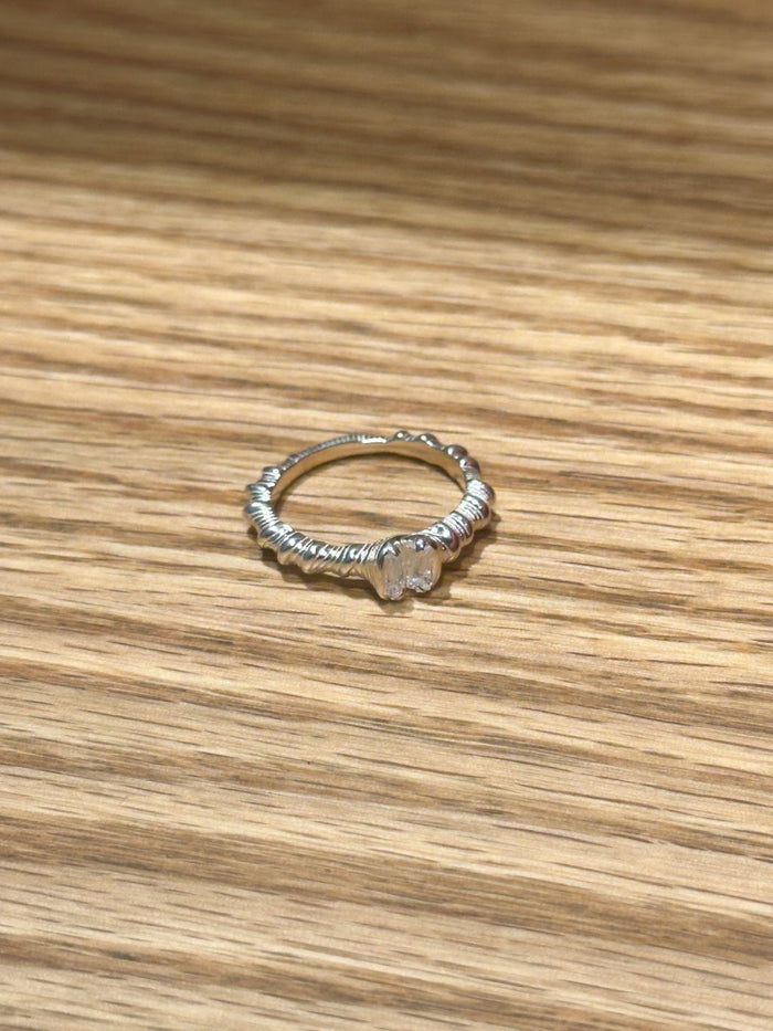 R1622 Zircon Horn Ring