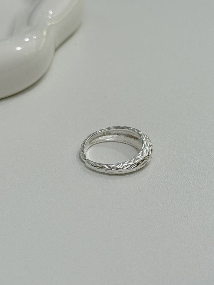 R1692 Embossed Matte Oval Ring
