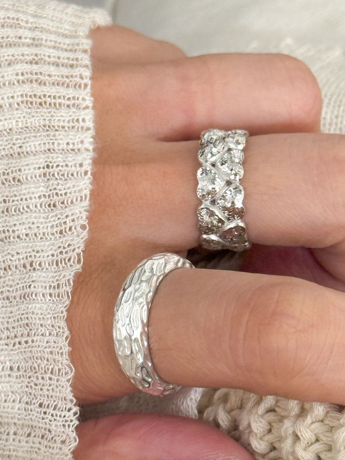 R1692 Embossed Matte Oval Ring
