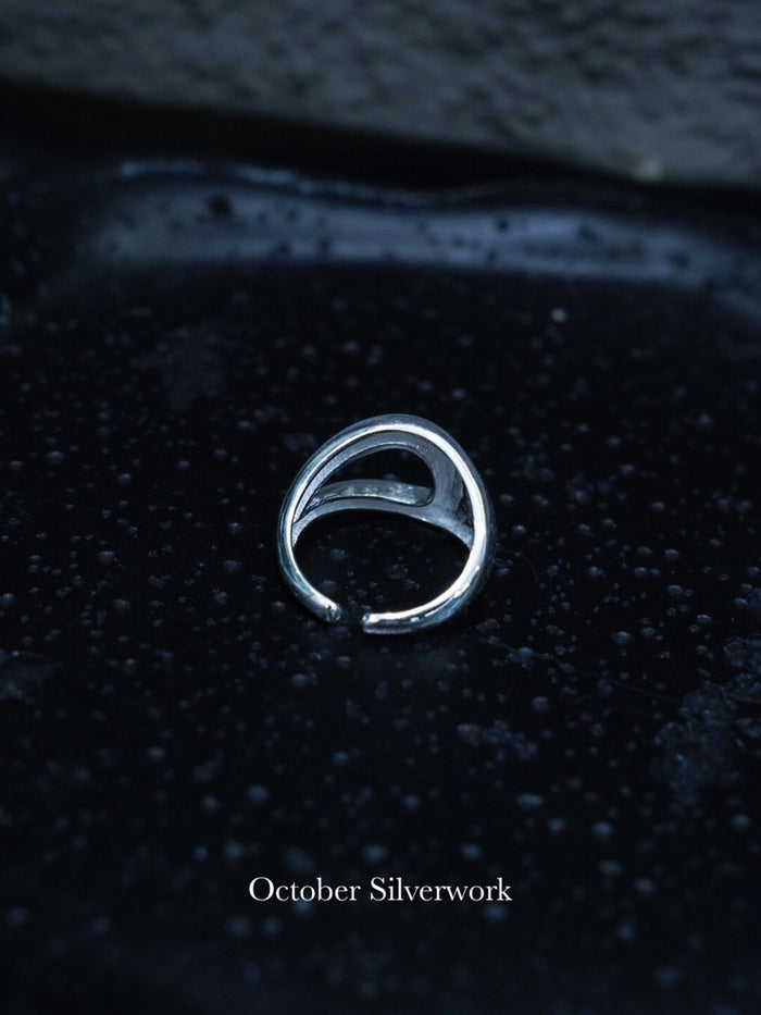 R1787 Hollow Outline Ring (Pinky Ring)