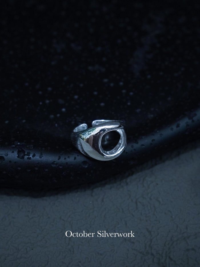 R1787 Hollow Outline Ring (Pinky Ring)