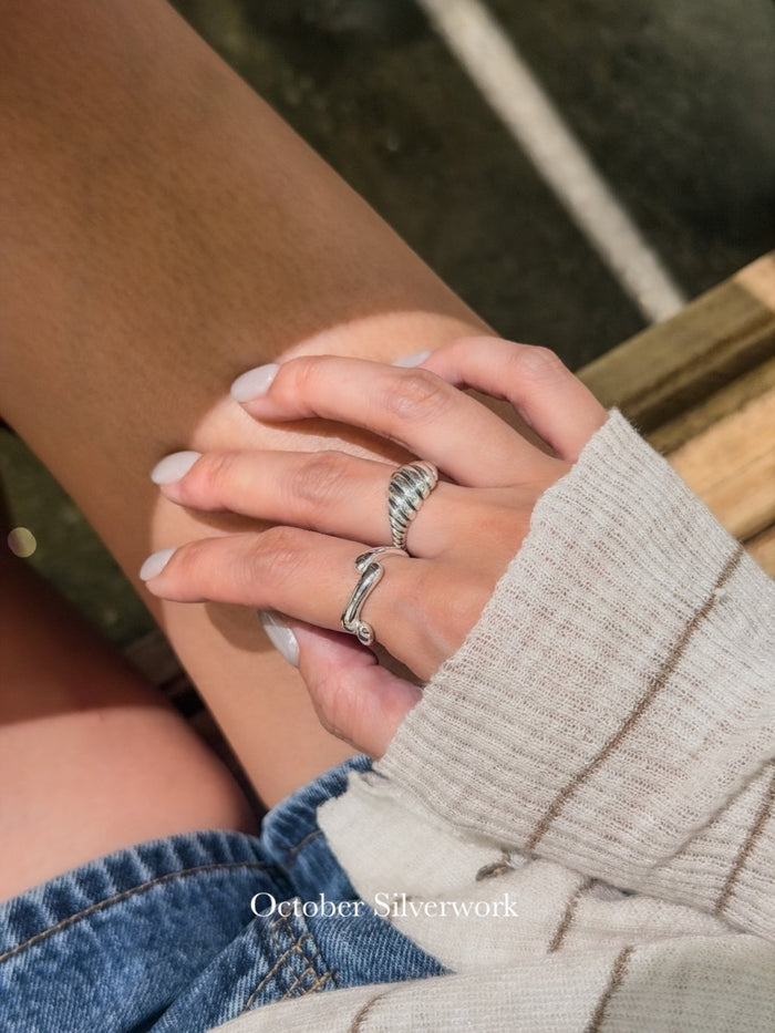 R1790 Twill Distressed Horn Ring