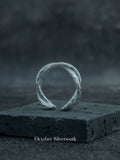 R1791 Minimalist Cross Ring