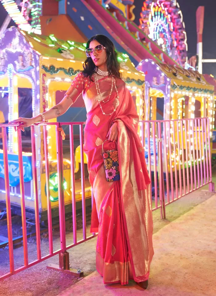 Red Handloom Weaving Silk Saree With Handwoven Art