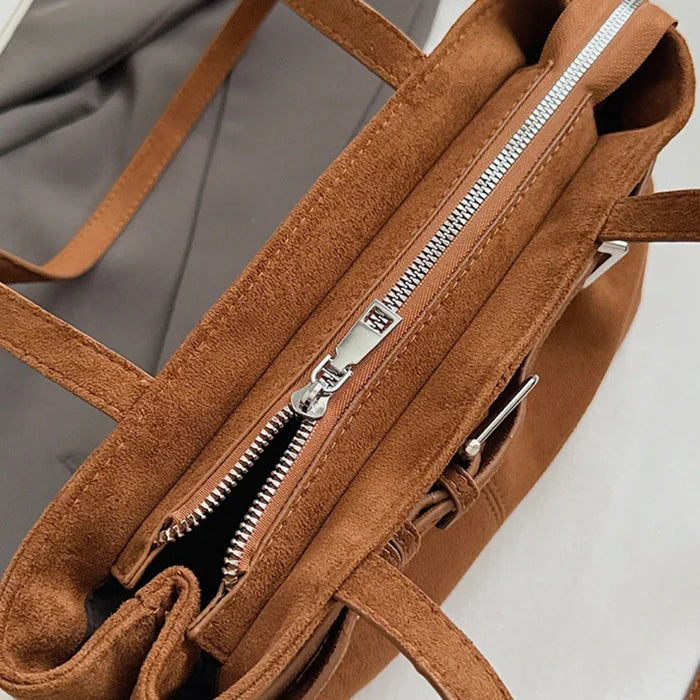 Sela | Shoulder Bag  - By Qivii