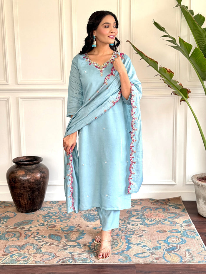 Rich embroidered details and luxurious fabric for a fashion statement