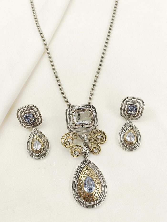 Udgati White Oxidized Pendant Set