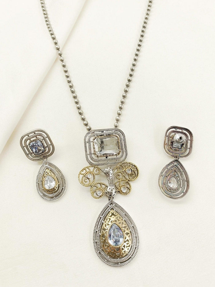 Udgati White Oxidized Pendant Set