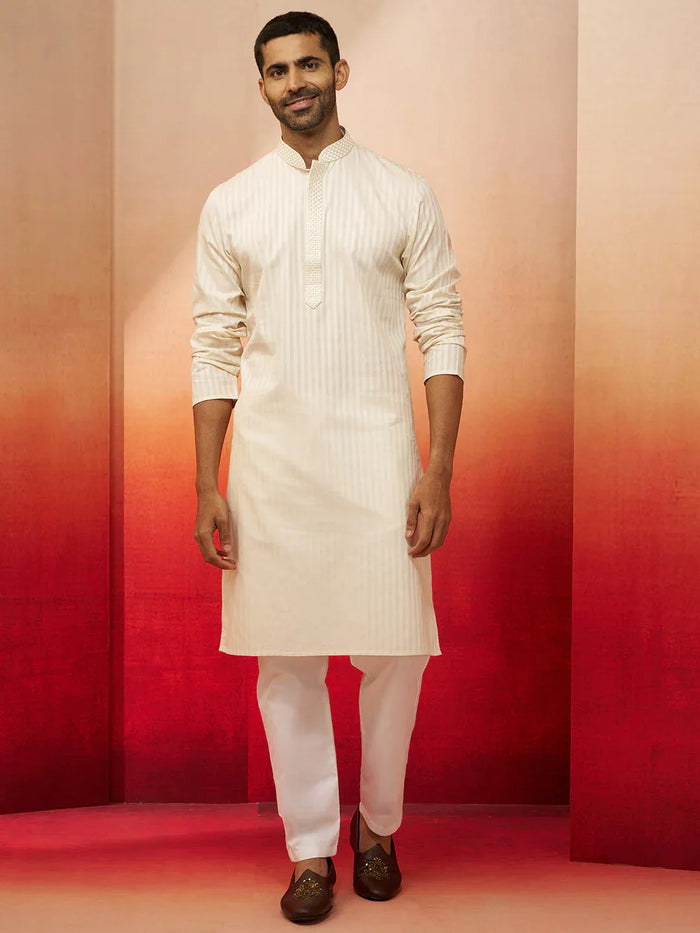 Vastramay Men Cream Cotton Monalisa Embroidered Kurta